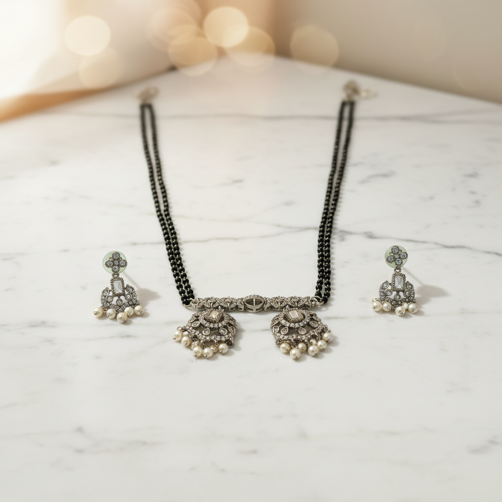 Elegant Crystal Pendant Necklace for Women – Premium Silver Tone Chain with Sparkling Stone Jewelry for Party Wear, Evening Look & Special Occasions